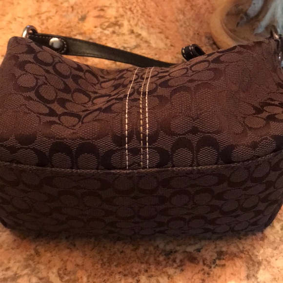 Coach hand purse - Picture 2 of 2